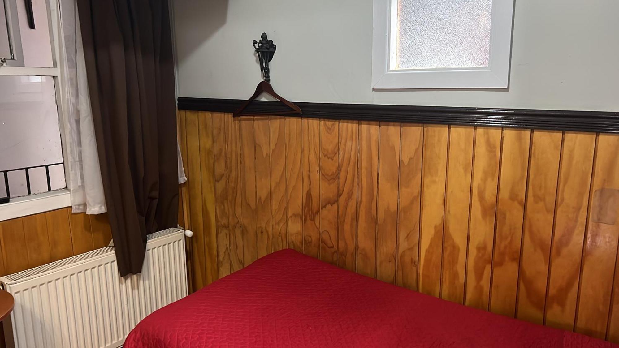 Hostal Victoria Punta Arenas Exterior photo